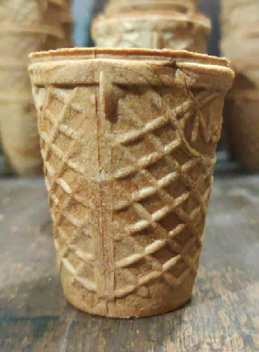 biscuit-tea-cup-amnotplastic
